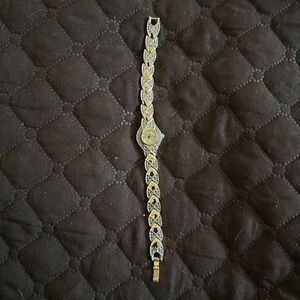 Accutime Watch Co. Goldtone Quartz Analog Wristwatch Classic Style